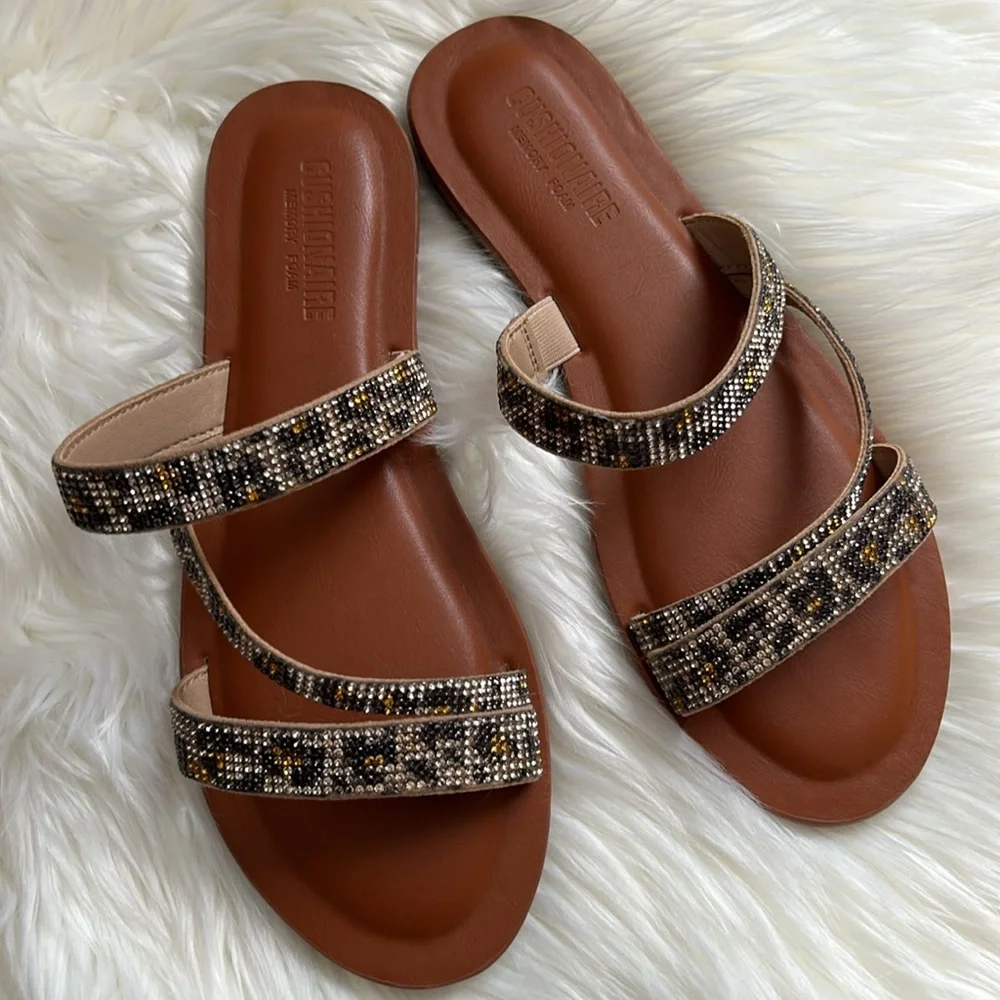 NWOB ~ CUSHIONAIRE VIENNA RHINESTONE MEMORY FOAM SANDALS SZ 9 - Picture 3 of 12